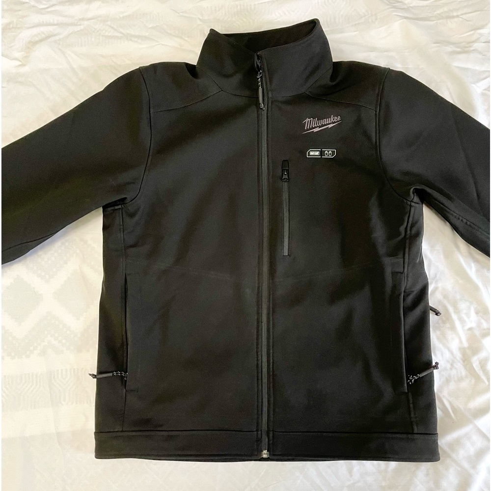 Milwaukee jacket, black, nice condition, medium, NO BATTERY just adapter.